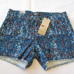 NWT - LEVI'S denim shorts - sz 6  - MSRP $44.00